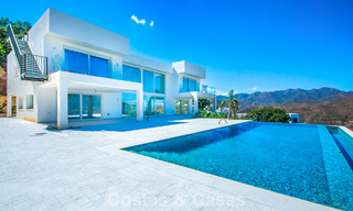 Villa moderne de nouvelle construction avec vue panoramique sur la montagne et la mer à vendre dans les collines de Marbella Est 57678 