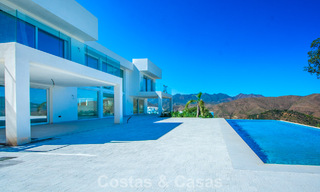 Villa moderne de nouvelle construction avec vue panoramique sur la montagne et la mer à vendre dans les collines de Marbella Est 57682 