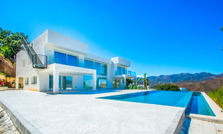 Villa moderne de nouvelle construction avec vue panoramique sur la montagne et la mer à vendre dans les collines de Marbella Est 57683 