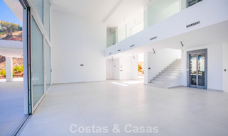 Villa moderne de nouvelle construction avec vue panoramique sur la montagne et la mer à vendre dans les collines de Marbella Est 57685 