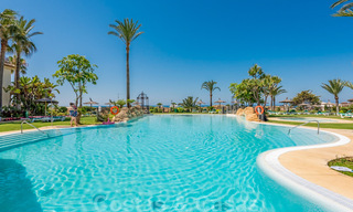 Penthouse exclusif de première ligne de plage à vendre à Los Monteros, Marbella 29583 