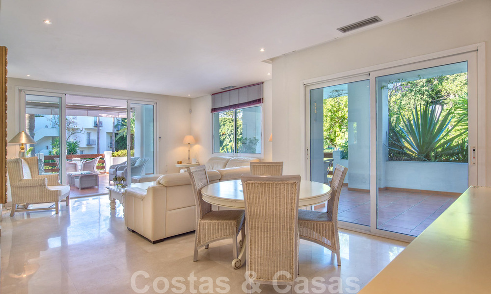 Spacieux, luxueux appartement de coin à vendre dans un complexe de plage en première ligne, à proximité du centre d'Estepona 29667