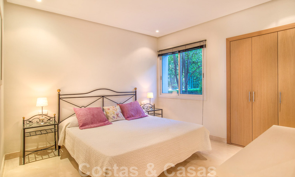 Spacieux, luxueux appartement de coin à vendre dans un complexe de plage en première ligne, à proximité du centre d'Estepona 29671