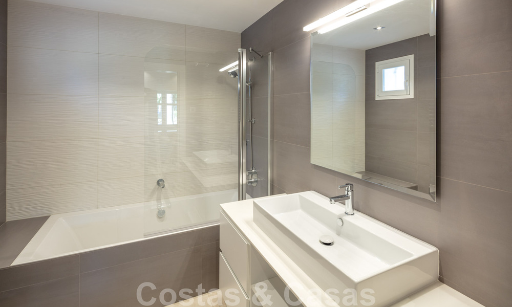 Luxueux appartement rénové avec vue imprenable sur la mer à vendre à Puente Romano - Golden Mile, Marbella 29912