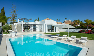 Villa élégamment rénovée à Nueva Andalucia, Marbella. En première ligne de golf de Aloha avec une vue imprenable. 29928 