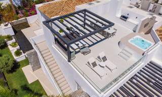 Villa élégamment rénovée à Nueva Andalucia, Marbella. En première ligne de golf de Aloha avec une vue imprenable. 29948 