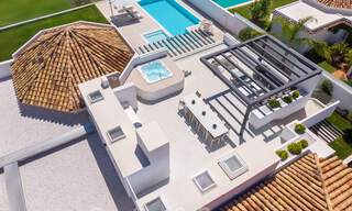 Villa élégamment rénovée à Nueva Andalucia, Marbella. En première ligne de golf de Aloha avec une vue imprenable. 29949 