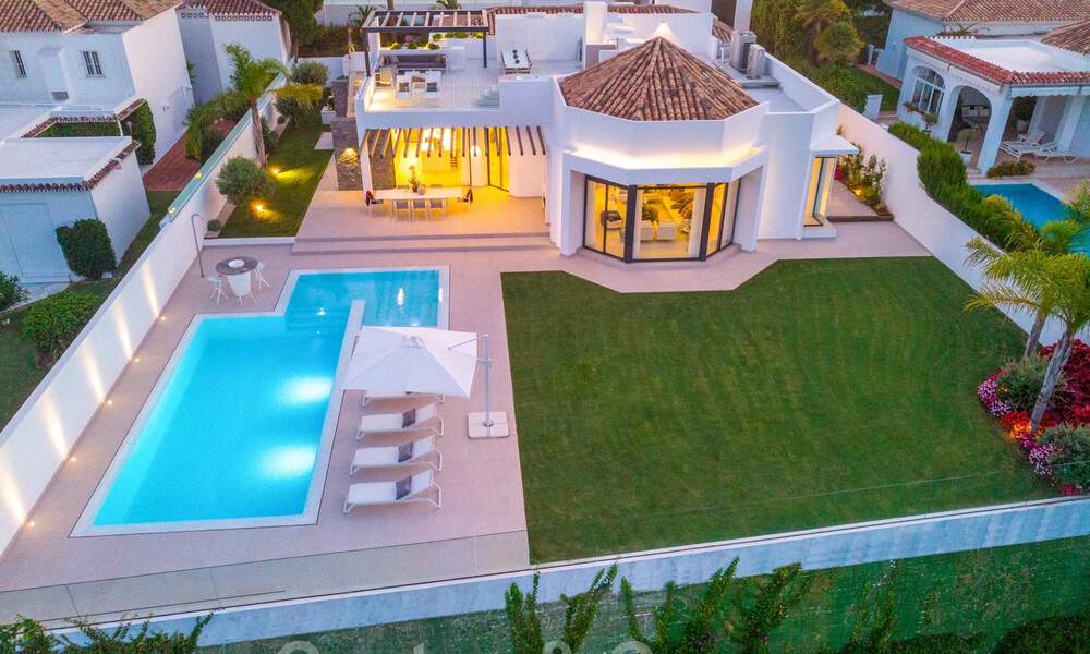 Villa élégamment rénovée à Nueva Andalucia, Marbella. En première ligne de golf de Aloha avec une vue imprenable. 29953