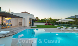 Villa élégamment rénovée à Nueva Andalucia, Marbella. En première ligne de golf de Aloha avec une vue imprenable. 29955 