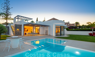 Villa élégamment rénovée à Nueva Andalucia, Marbella. En première ligne de golf de Aloha avec une vue imprenable. 29956 