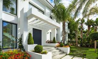Spacieuse villa moderne de luxe près de la mer et un terrain de golf à vendre à Marbella - Estepona 30155 