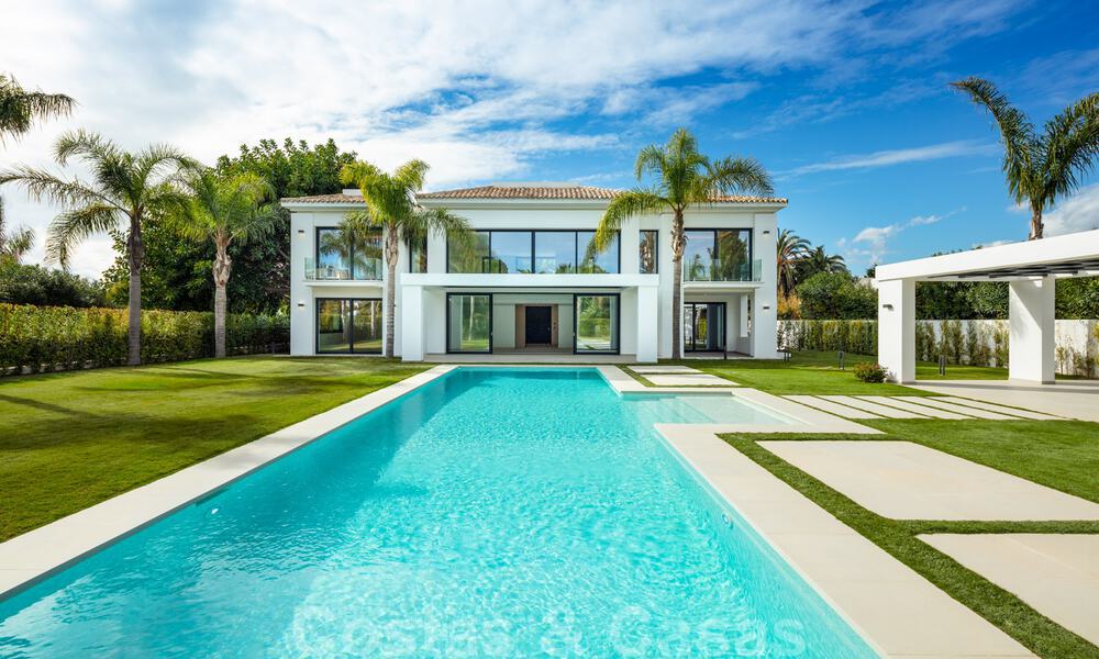 Spacieuse villa moderne de luxe près de la mer et un terrain de golf à vendre à Marbella - Estepona 30156