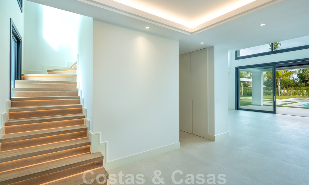 Spacieuse villa moderne de luxe près de la mer et un terrain de golf à vendre à Marbella - Estepona 30164