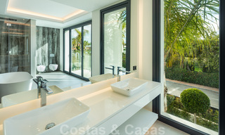 Spacieuse villa moderne de luxe près de la mer et un terrain de golf à vendre à Marbella - Estepona 30171 