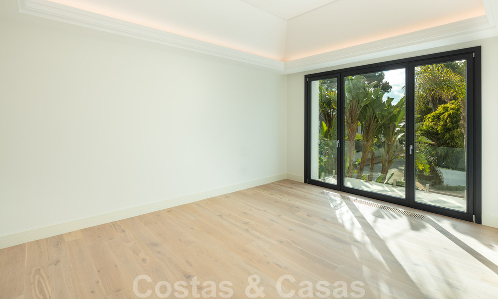 Spacieuse villa moderne de luxe près de la mer et un terrain de golf à vendre à Marbella - Estepona 30175