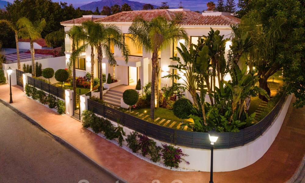 Spacieuse villa moderne de luxe près de la mer et un terrain de golf à vendre à Marbella - Estepona 30177