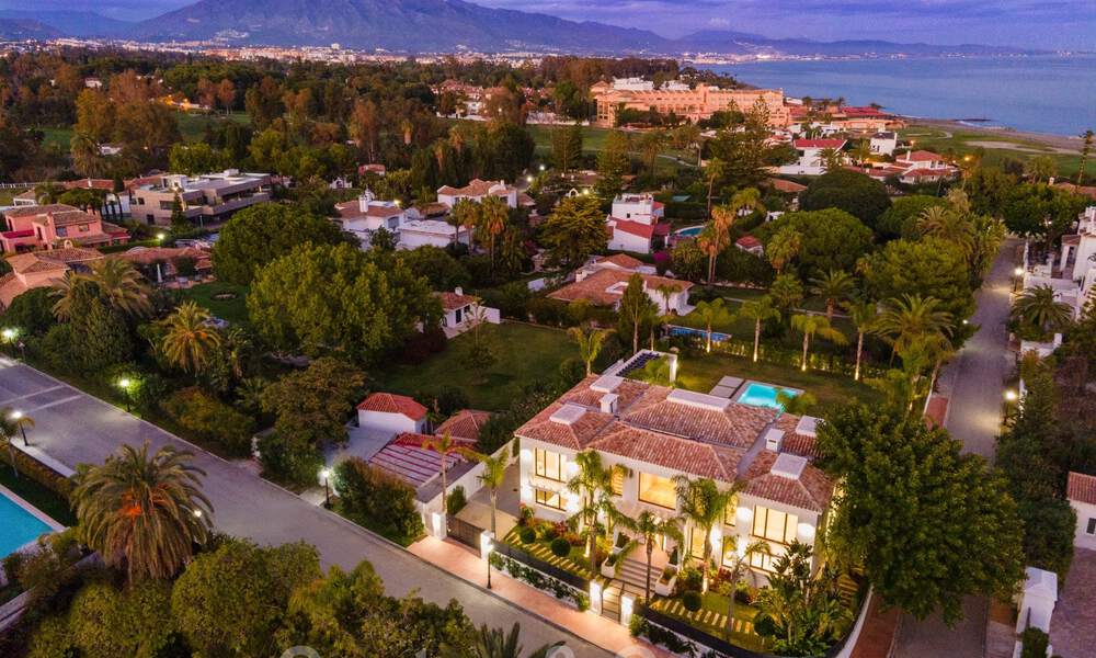 Spacieuse villa moderne de luxe près de la mer et un terrain de golf à vendre à Marbella - Estepona 30178