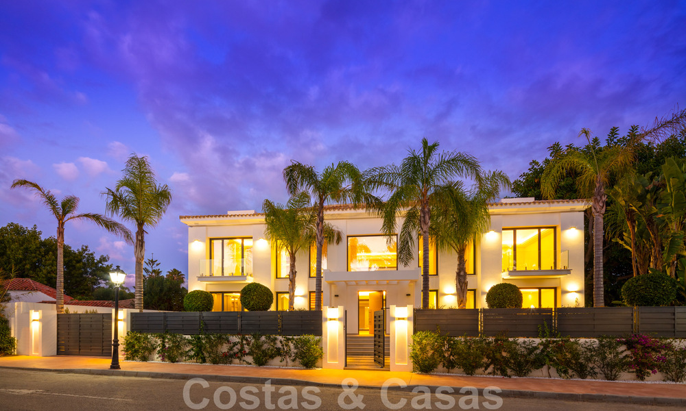 Spacieuse villa moderne de luxe près de la mer et un terrain de golf à vendre à Marbella - Estepona 30181