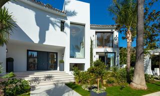 Villa en première ligne de golf élégamment rénovée au cœur de la Golf Valley à Nueva Andalucia, Marbella 30022 