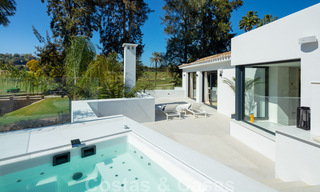 Villa en première ligne de golf élégamment rénovée au cœur de la Golf Valley à Nueva Andalucia, Marbella 30030 