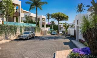Des villas modernes de construction neuve à vendre dans le centre de Marbella, dans un complexe de villas exclusif, sécurisé et domaine fermé, à distance de marche de tout 30085 