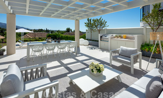 Villa élégante et rénovée à vendre avec de belles vues sur les montagnes, à Nueva Andalucia - Marbella, à quelques minutes à pied des commodités locales 30289 