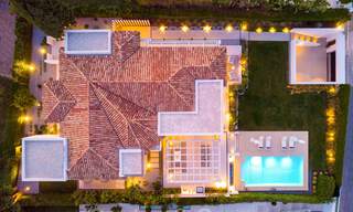 Villa élégante et rénovée à vendre avec de belles vues sur les montagnes, à Nueva Andalucia - Marbella, à quelques minutes à pied des commodités locales 30310 