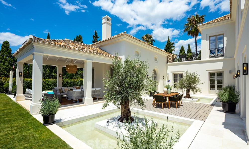 2 nouvelles villas de luxe élégantes et de grande qualité à vendre dans un style classique et provençal au-dessus du Golden Mile à Marbella 30472