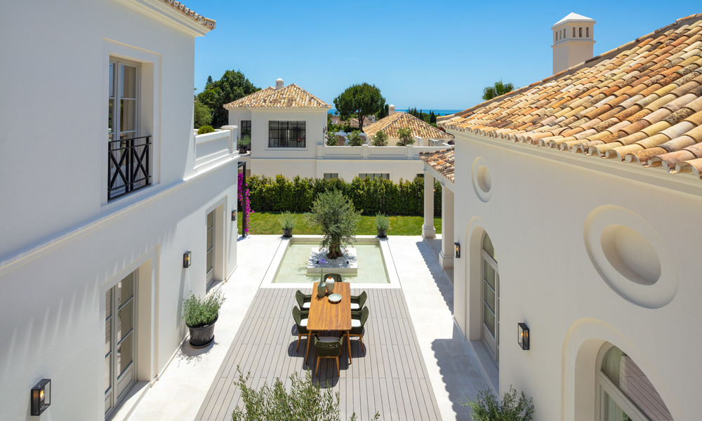 2 nouvelles villas de luxe élégantes et de grande qualité à vendre dans un style classique et provençal au-dessus du Golden Mile à Marbella 30473