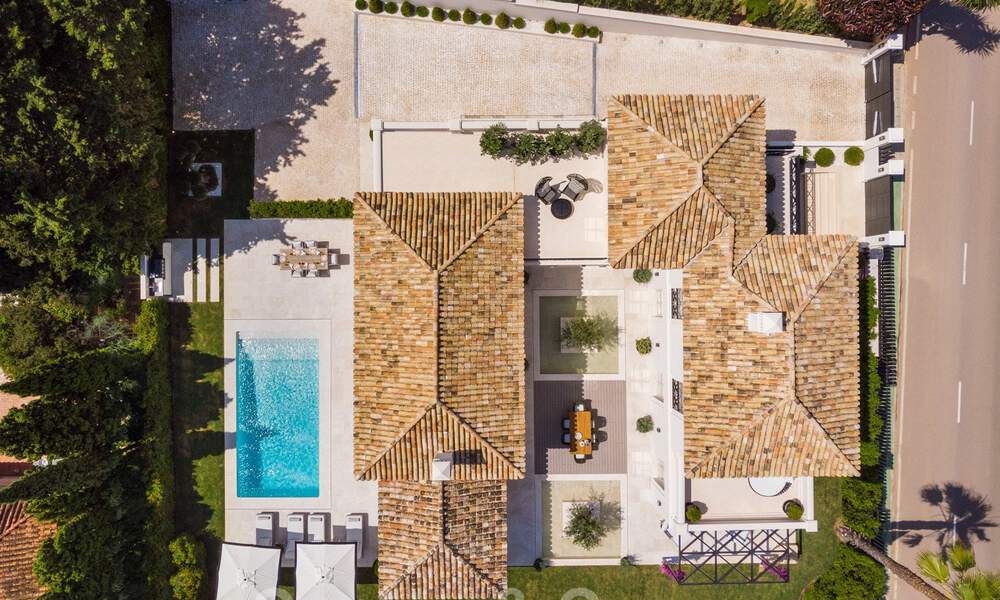 2 nouvelles villas de luxe élégantes et de grande qualité à vendre dans un style classique et provençal au-dessus du Golden Mile à Marbella 30480