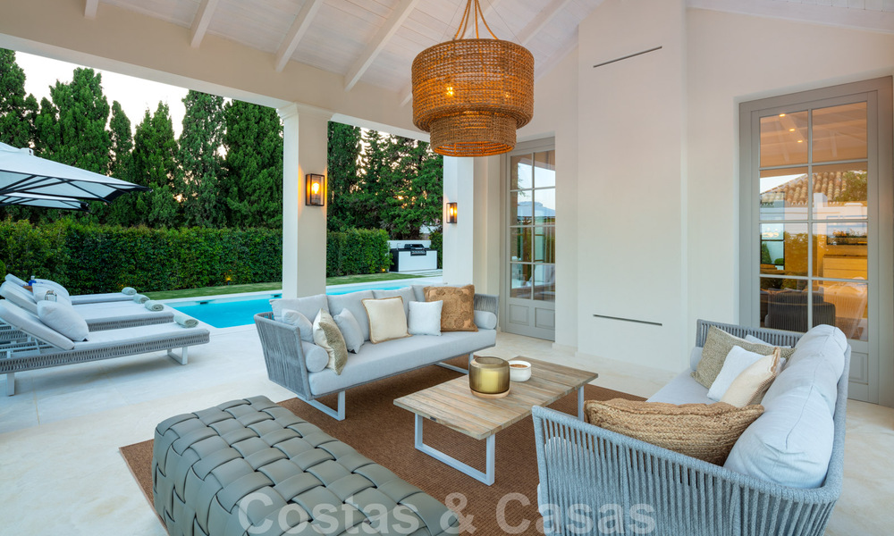 2 nouvelles villas de luxe élégantes et de grande qualité à vendre dans un style classique et provençal au-dessus du Golden Mile à Marbella 30485