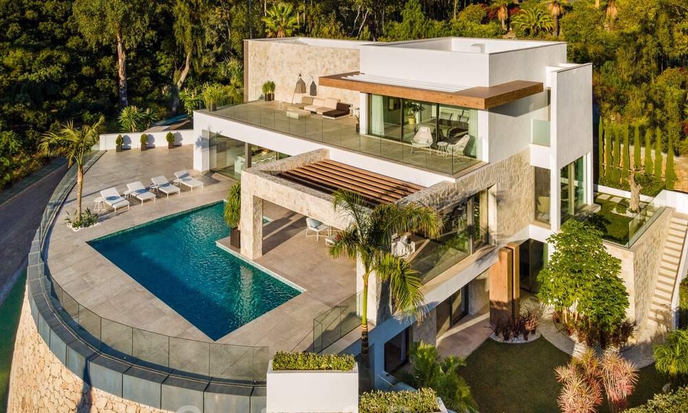 Villa neuve de style contemporain dans une résidence fermée avec vue panoramique sur la mer à vendre à Benahavis - Marbella 30650