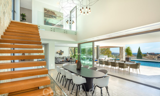 Villa neuve de style contemporain dans une résidence fermée avec vue panoramique sur la mer à vendre à Benahavis - Marbella 30672 