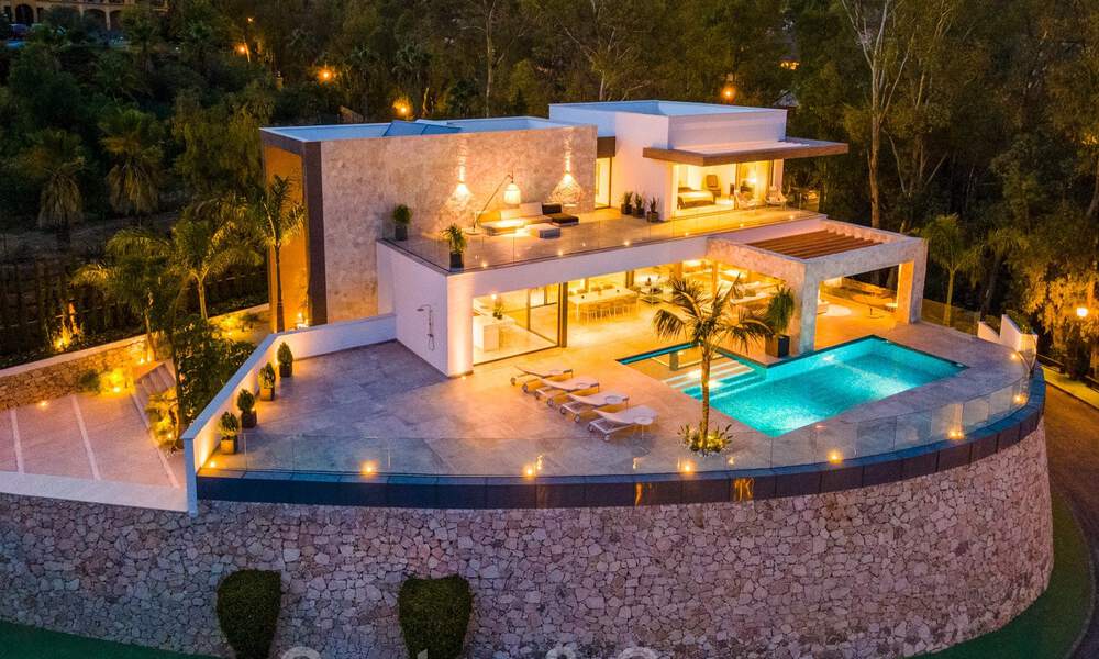 Villa neuve de style contemporain dans une résidence fermée avec vue panoramique sur la mer à vendre à Benahavis - Marbella 30678