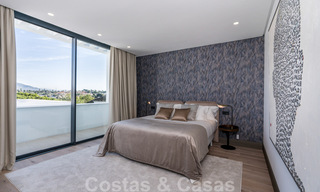 Prêt à emménager, villa moderne en vente à proximité des commodités et de Puerto Banus à Nueva Andalucia, Marbella 30689 