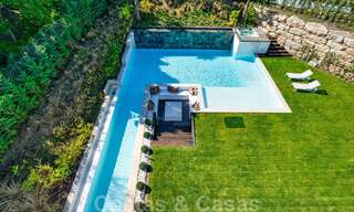 Prêt à emménager, villa moderne en vente à proximité des commodités et de Puerto Banus à Nueva Andalucia, Marbella 30700 
