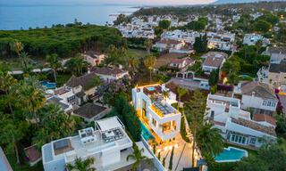 Villa de luxe moderne, très bien située, à vendre dans une urbanisation de bord de mer bien établie sur le Golden Mile à Marbella 57219 