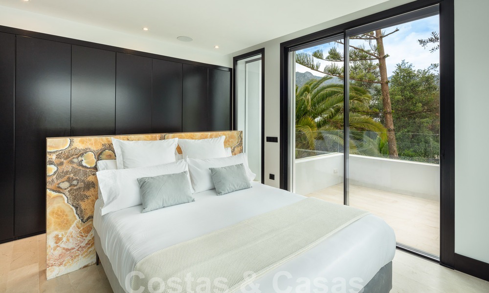 Villa de luxe moderne, très bien située, à vendre dans une urbanisation de bord de mer bien établie sur le Golden Mile à Marbella 57243