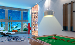 Villa contemporaine de luxe à vendre dans une urbanisation de bord de mer très recherchée sur le Golden Mile à Marbella 30770 