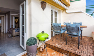 Appartement penthouse rénové à vendre avec vue sur la mer et à proximité de toutes les commodités à Nueva Andalucia et de Puerto Banus, Marbella 31176 