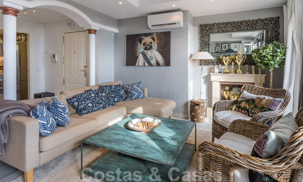 Appartement penthouse rénové à vendre avec vue sur la mer et à proximité de toutes les commodités à Nueva Andalucia et de Puerto Banus, Marbella 31177