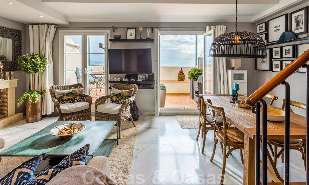 Appartement penthouse rénové à vendre avec vue sur la mer et à proximité de toutes les commodités à Nueva Andalucia et de Puerto Banus, Marbella 31178