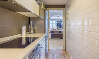 Appartement penthouse rénové à vendre avec vue sur la mer et à proximité de toutes les commodités à Nueva Andalucia et de Puerto Banus, Marbella 31187 