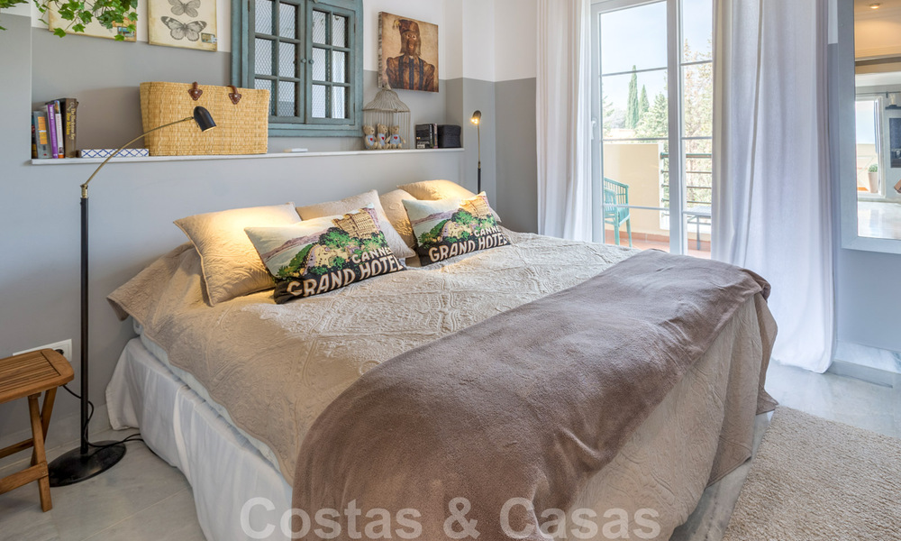 Appartement penthouse rénové à vendre avec vue sur la mer et à proximité de toutes les commodités à Nueva Andalucia et de Puerto Banus, Marbella 31188