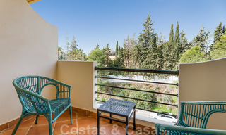 Appartement penthouse rénové à vendre avec vue sur la mer et à proximité de toutes les commodités à Nueva Andalucia et de Puerto Banus, Marbella 31190 