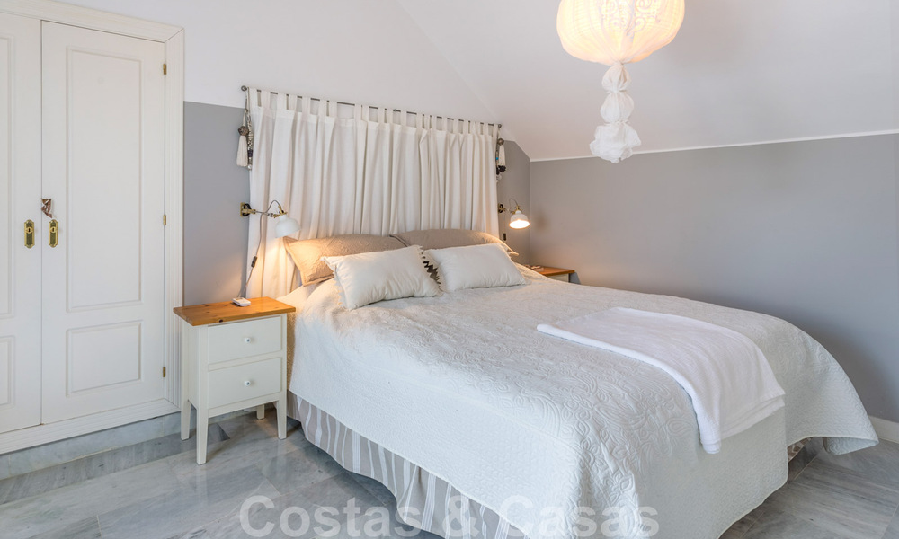 Appartement penthouse rénové à vendre avec vue sur la mer et à proximité de toutes les commodités à Nueva Andalucia et de Puerto Banus, Marbella 31193