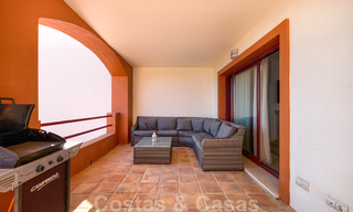 Spacieuse maison de ville familiale à vendre avec vue panoramique sur la côte et la mer à Benahavis - Marbella 30778 