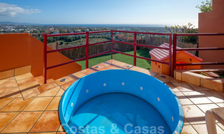 Spacieuse maison de ville familiale à vendre avec vue panoramique sur la côte et la mer à Benahavis - Marbella 30790 
