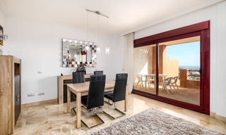 Spacieuse maison de ville familiale à vendre avec vue panoramique sur la côte et la mer à Benahavis - Marbella 30811 
