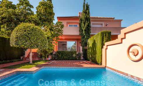 Maison jumelée à vendre dans une résidence fermée sur le Golden Mile à Marbella 30859